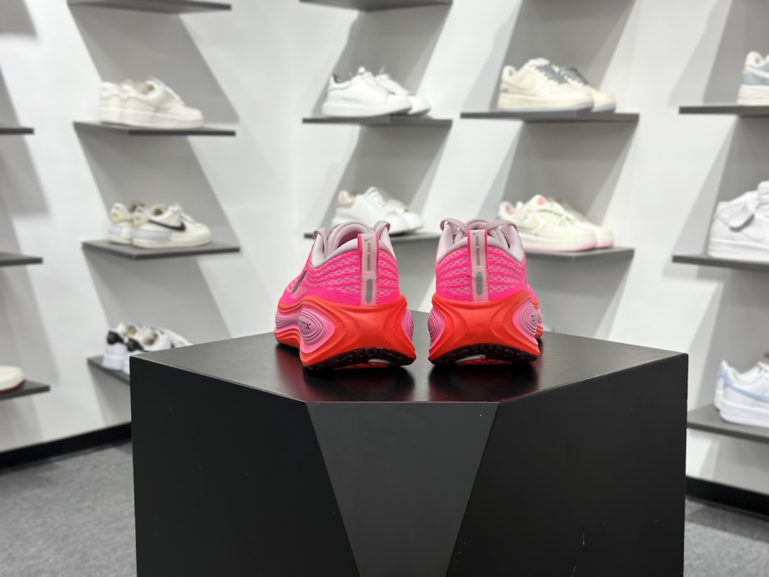 Nike VOMERO PLUS轻盈跑鞋 顶级版本 Nike VOMERO 18 舒适百搭防滑耐磨 低帮 休闲跑步鞋男女同款 HV8154-604-High Quatity Cheap Brand wholesale wholesaler seller Clothes Bags handbags Sneakers Top Fashion Clothing Shoes from China Factory Chinese suppliers best Quality Beautiful Price Nike VOMERO PLUS轻盈跑鞋 顶级版本 Nike VOMERO 18 舒适百搭防滑耐磨 低帮 休闲跑步鞋男女同款 HV8154-604