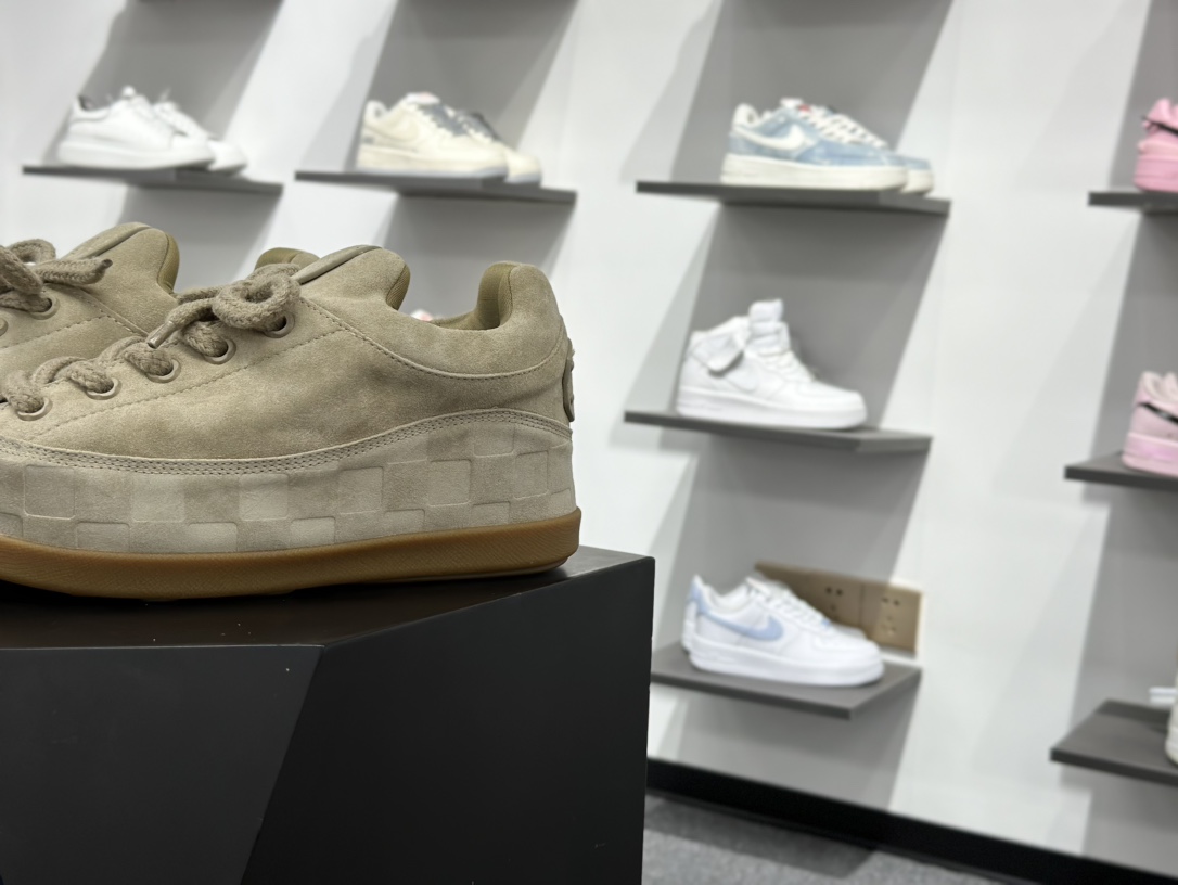 500 LOUIS VUITTON x Nigo lv联名款 Yeti FW25 绒面牛皮革圆头系带阿甘鞋及踝雪地靴