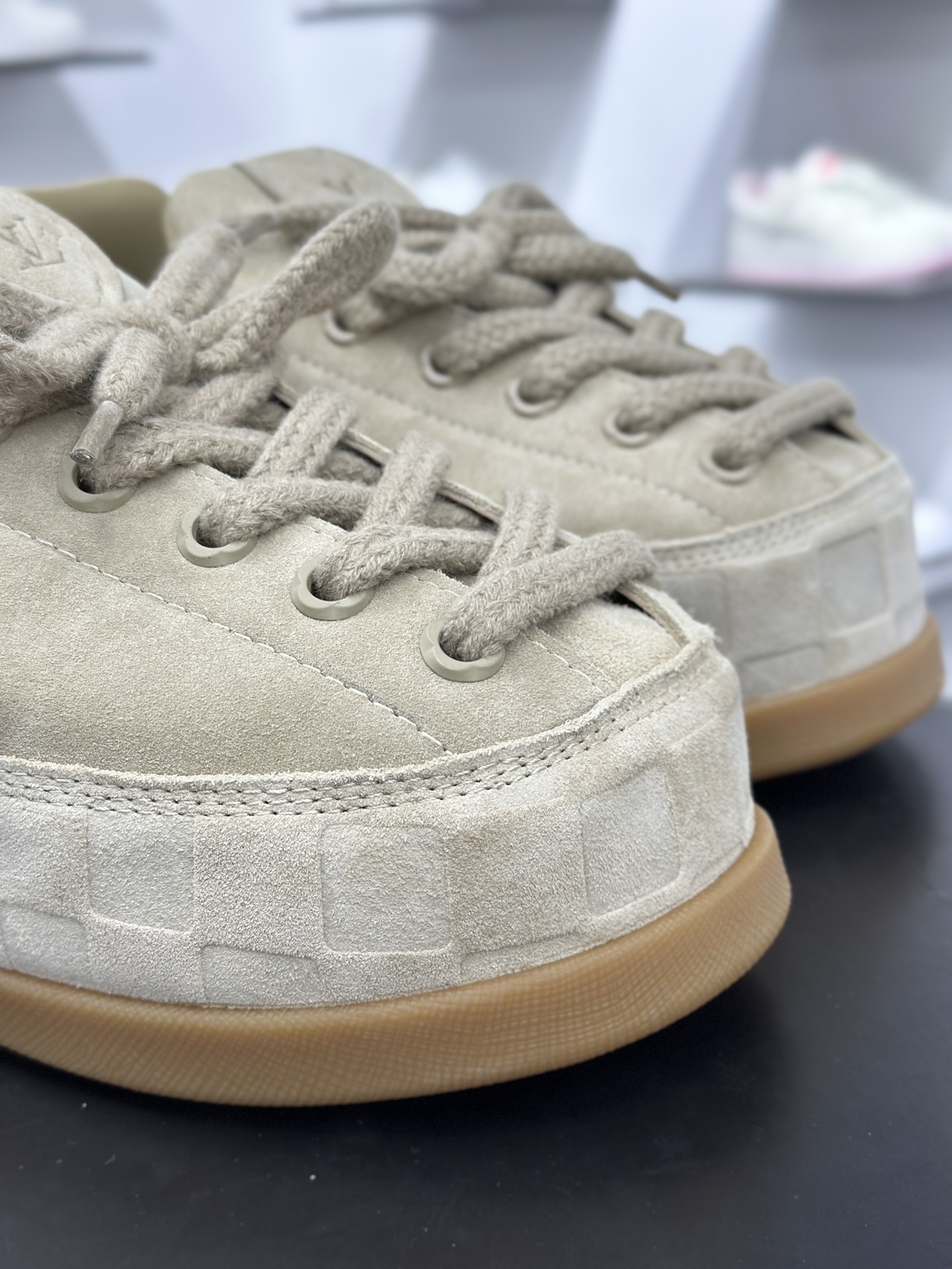 500 LOUIS VUITTON x Nigo lv联名款 Yeti FW25 绒面牛皮革圆头系带阿甘鞋及踝雪地靴