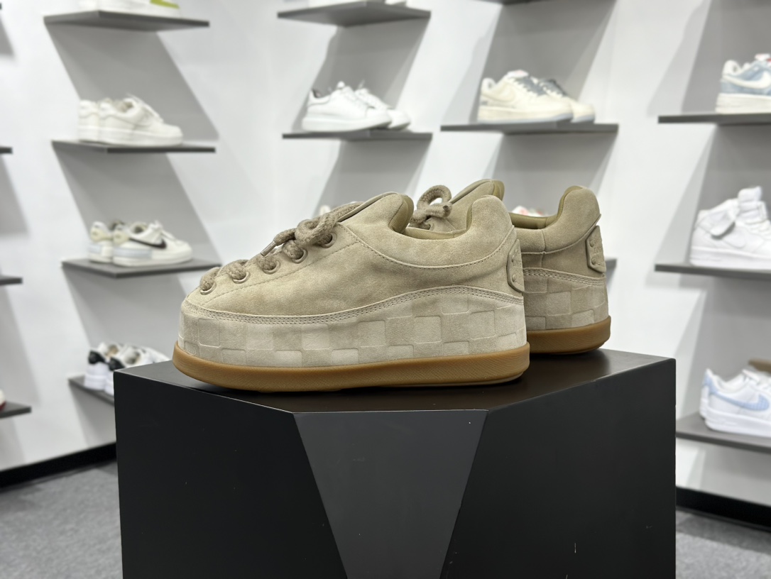 500 LOUIS VUITTON x Nigo lv联名款 Yeti FW25 绒面牛皮革圆头系带阿甘鞋及踝雪地靴