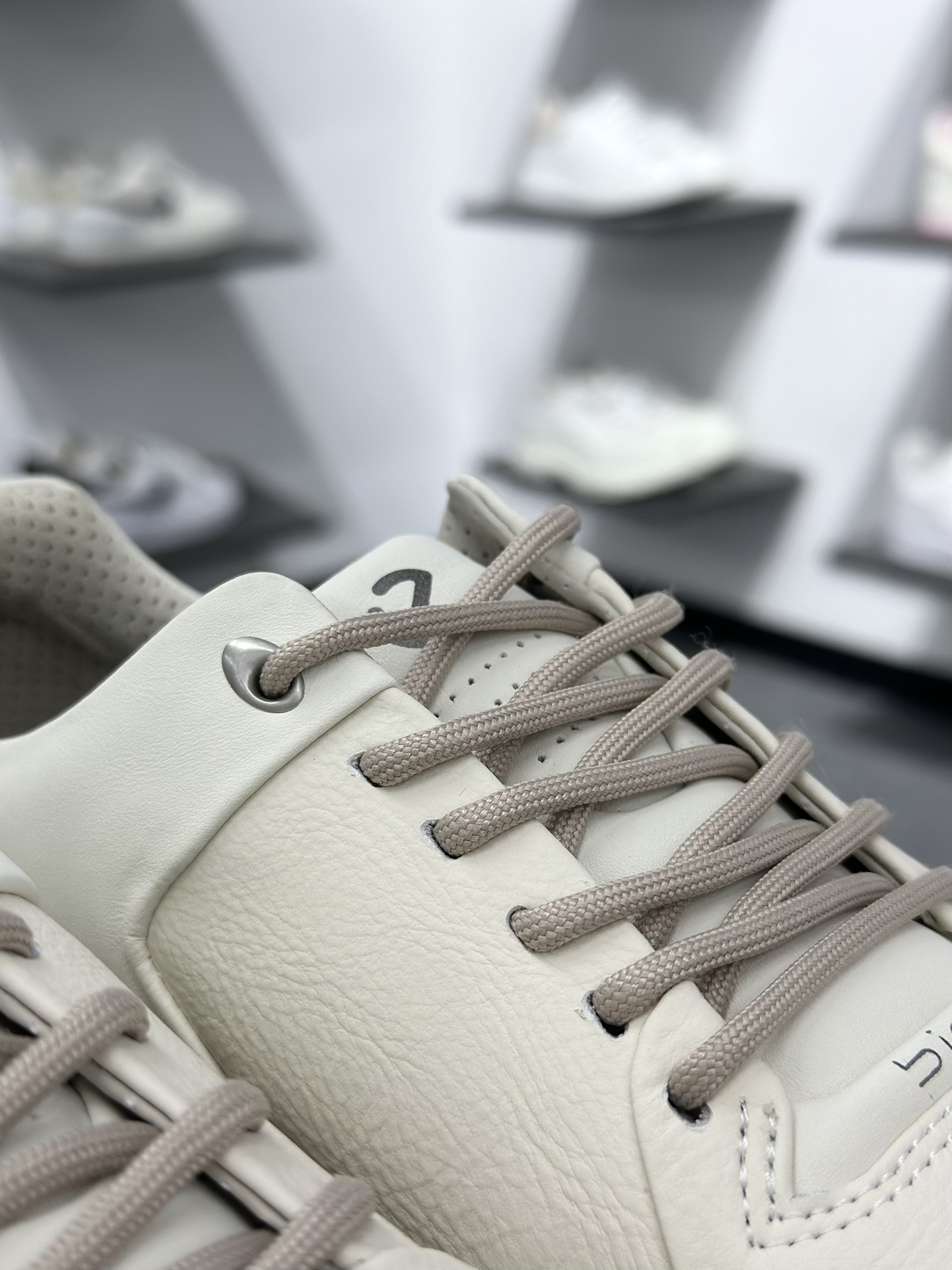 280 ecco爱步 Biom C 牛皮革 25秋复古舒适 低帮 老爹鞋 女款 冰白色 80046350412