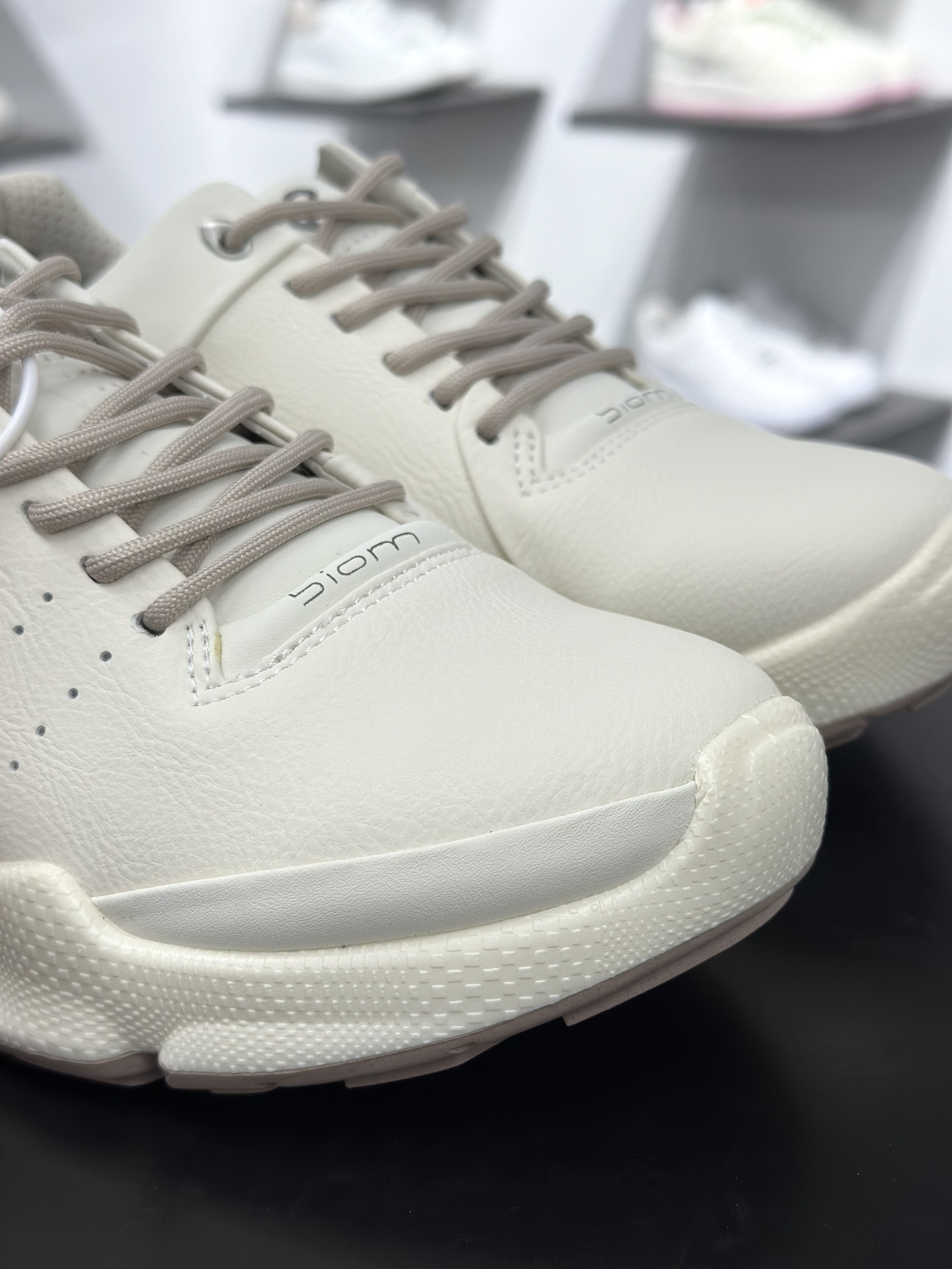 280 ecco爱步 Biom C 牛皮革 25秋复古舒适 低帮 老爹鞋 女款 冰白色 80046350412