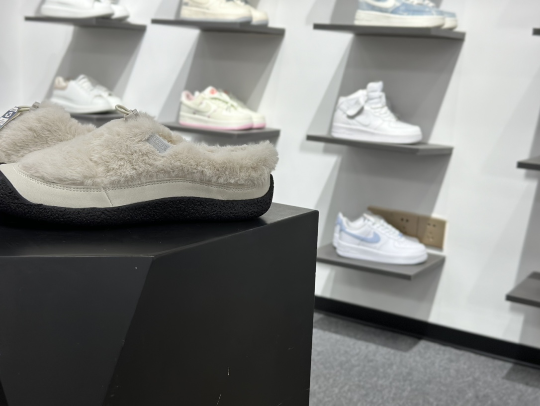 180 KEEN Howser 3 SLIDE 小熊掌 保暖舒适 防滑 低帮 生活休闲鞋 女款 1022258-Chinese UA Cheap High Quatity Brand Clothes Bags handbags Sneakers wholesale wholesaler seller from China Factory suppliers Fashion Clothing Shoes best Quality Beautiful Price 180 KEEN Howser 3 SLIDE 小熊掌 保暖舒适 防滑 低帮 生活休闲鞋 女款 1022258