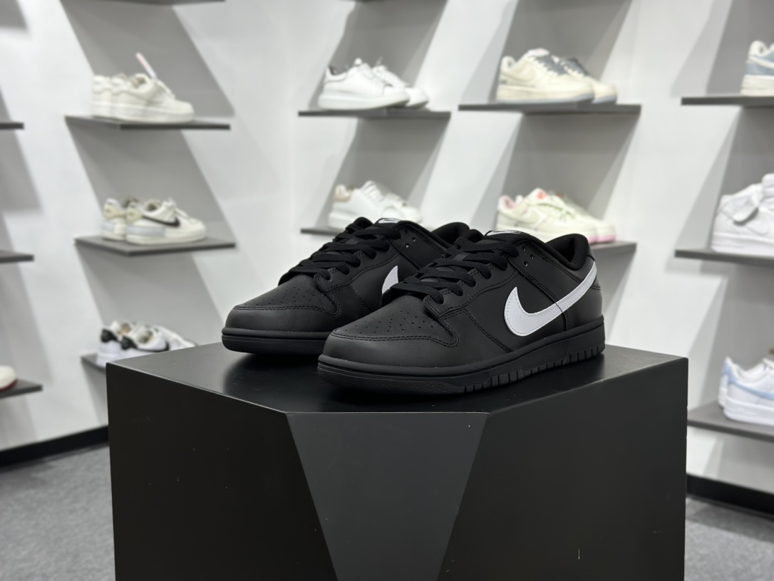 200 NK Dunk Low 黑白 IO7606-010