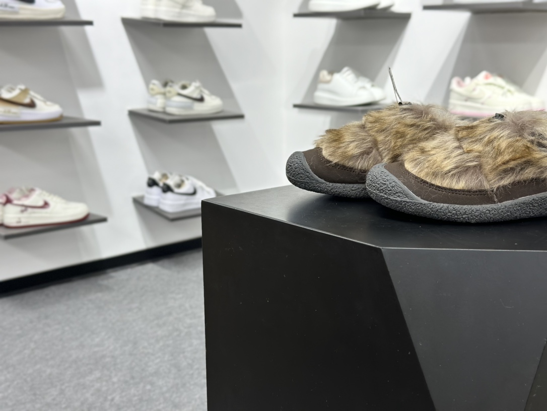 180 KEEN Howser 3 SLIDE 小熊掌 保暖舒适 防滑 低帮 生活休闲鞋 女款 1026652