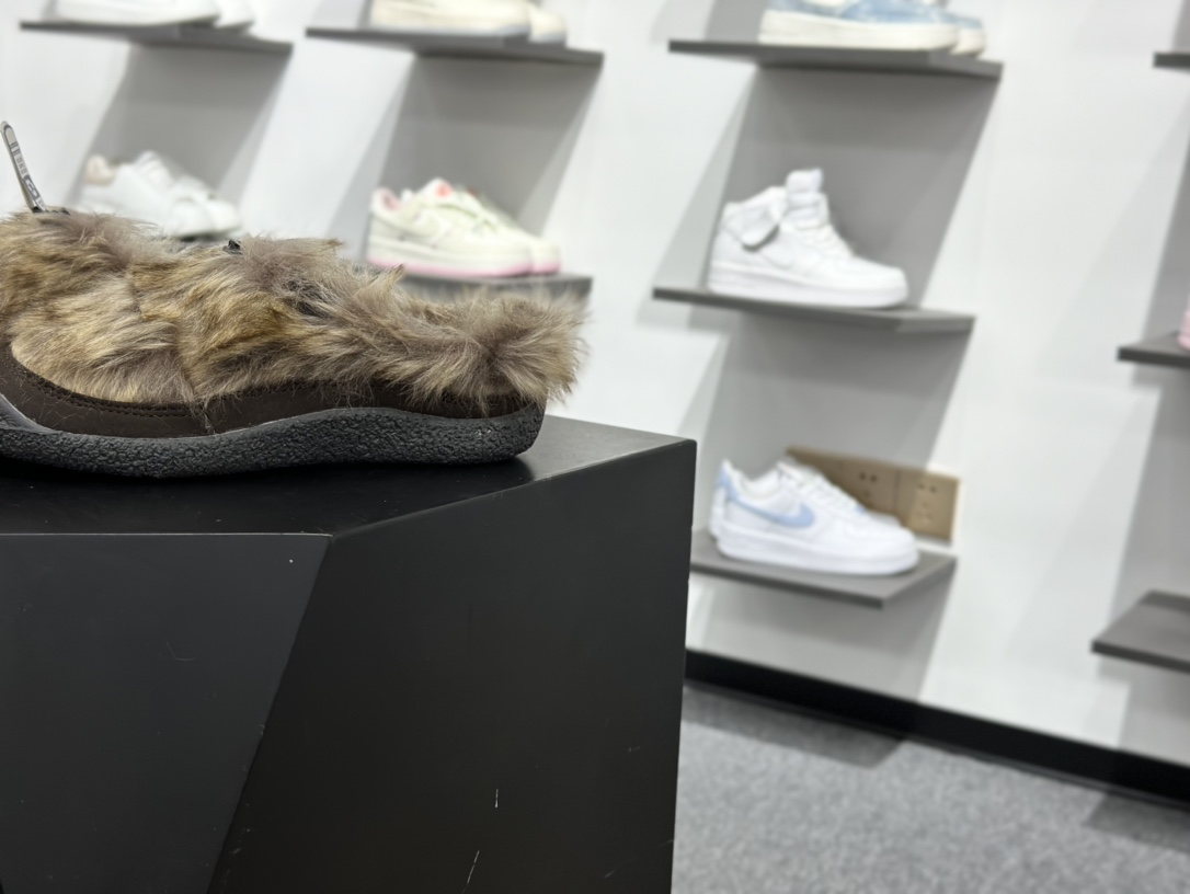 180 KEEN Howser 3 SLIDE 小熊掌 保暖舒适 防滑 低帮 生活休闲鞋 女款 1026652