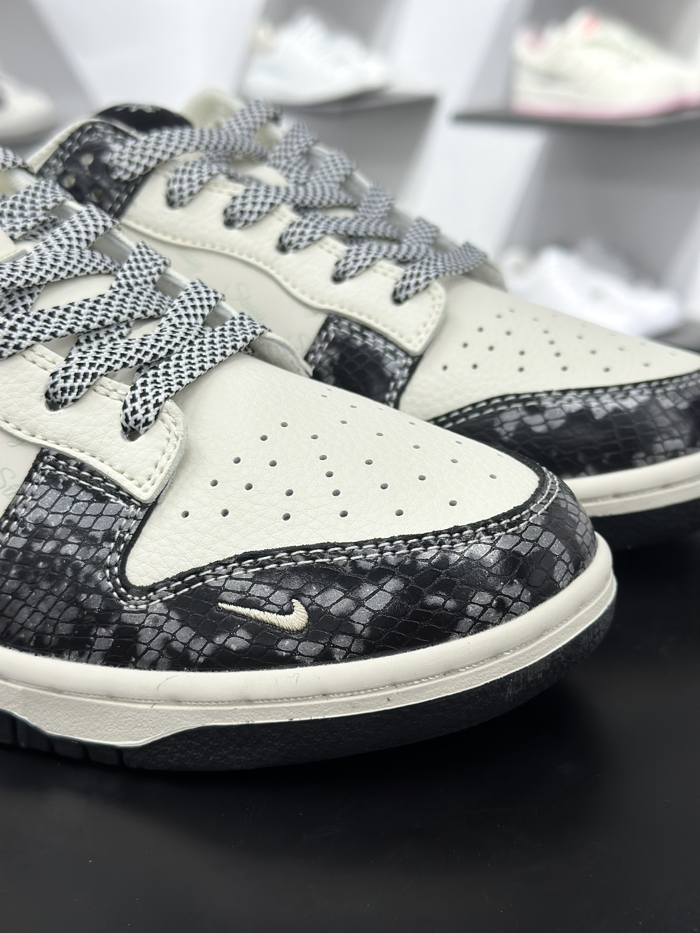 NK Dunk Low Retro ”DIY高端定制” Sup印字米黑蛇纹钩 低帮休闲运动板鞋 XS6089-636