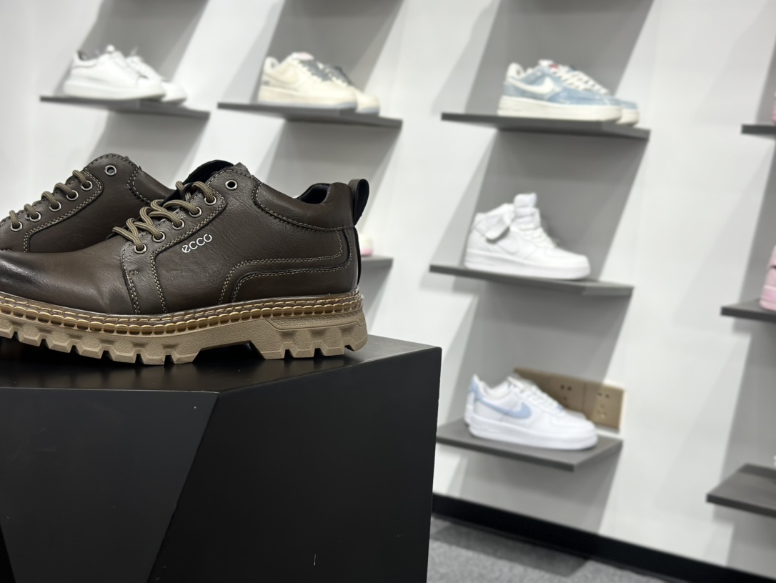 280 Ecco爱步男鞋2025年新款 拼接板鞋拼色 800874