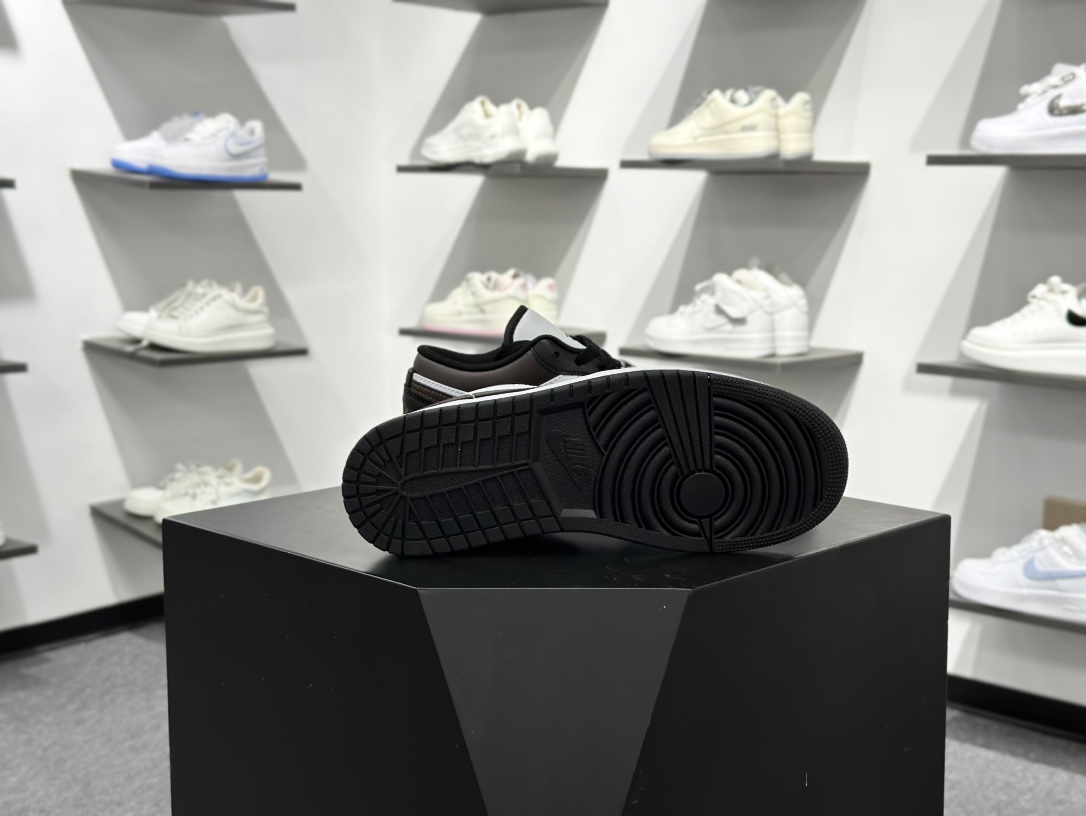 Air Jordan 1 Low 原装配色 耐克Nike Air Jordan1 Low AJ低帮乔丹一代低帮经典复古文化休闲运动篮球鞋 IO3393-010