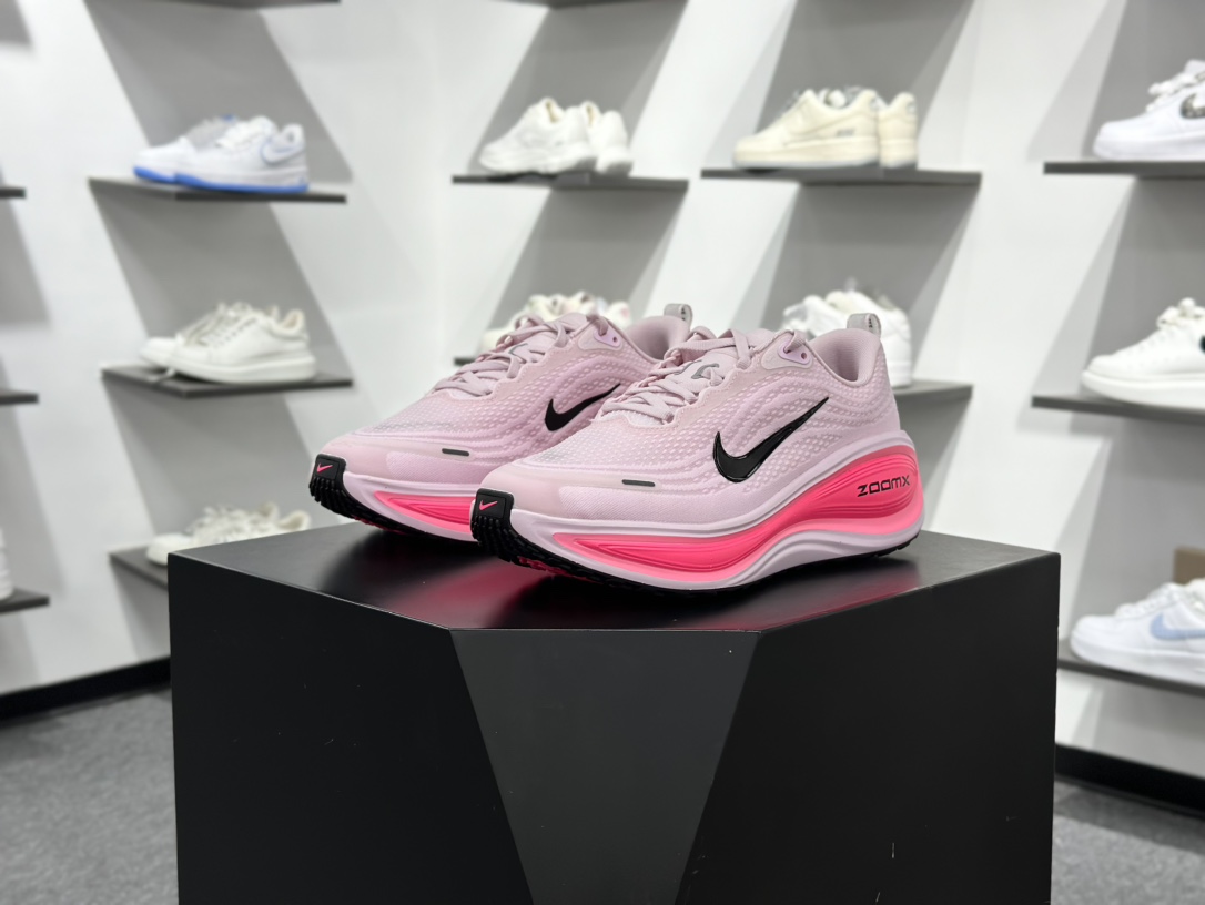 180 NK Vomero Plus 网面透气跑步鞋 HV8150-602