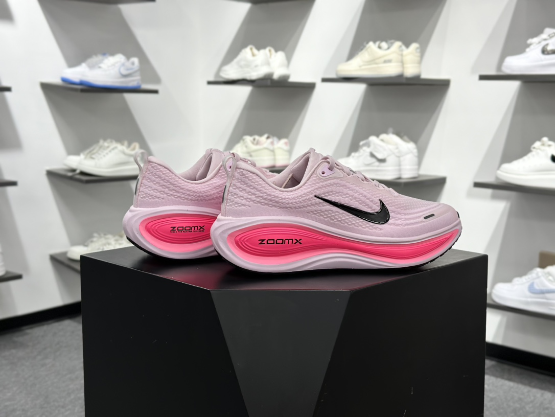 180 NK Vomero Plus 网面透气跑步鞋 HV8150-602