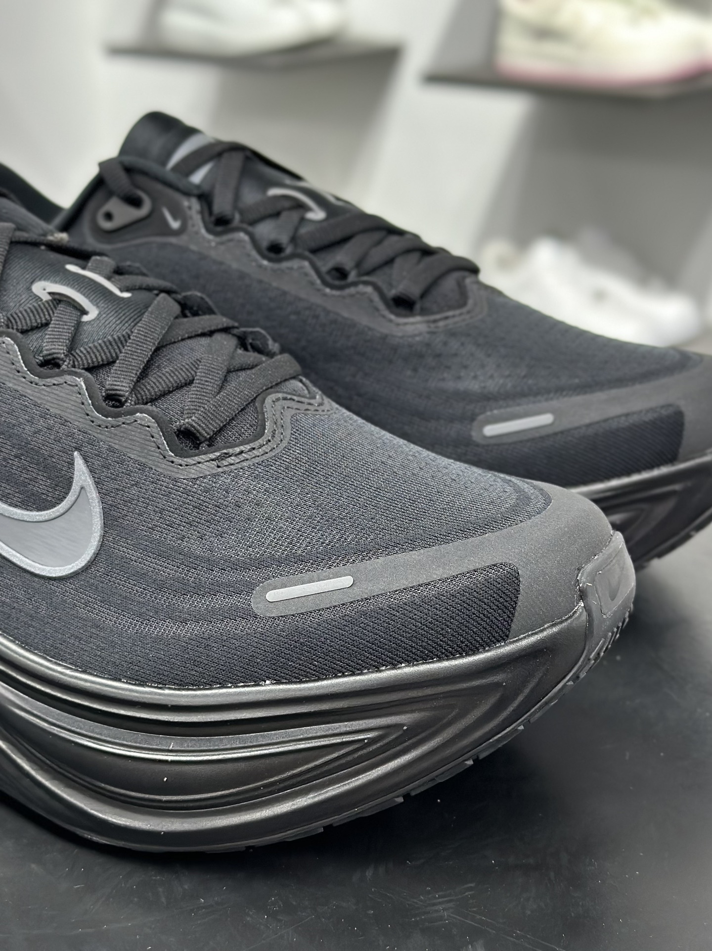 200 NK Vomero Plus 网面透气跑步鞋 HV8150-003-Chinese UA Cheap High Quatity Brand Clothes Bags handbags Sneakers wholesale wholesaler seller from China Factory suppliers Fashion Clothing Shoes best Quality Beautiful Price 200 NK Vomero Plus 网面透气跑步鞋 HV8150-003