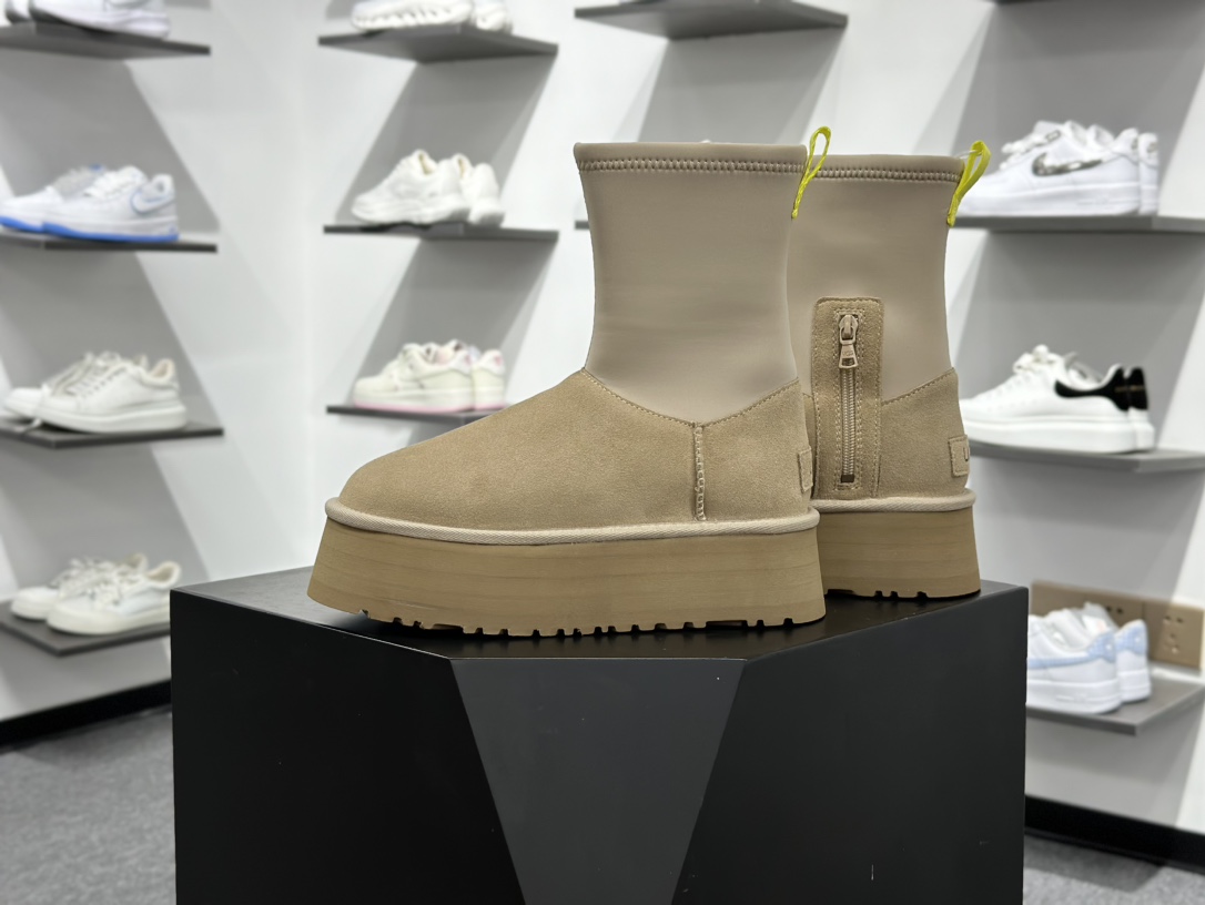 240 UGG 百搭单品 迪普靴 1144031 EVA高弹橡胶大底 舒适轻盈 优选质感鞋面 1144031