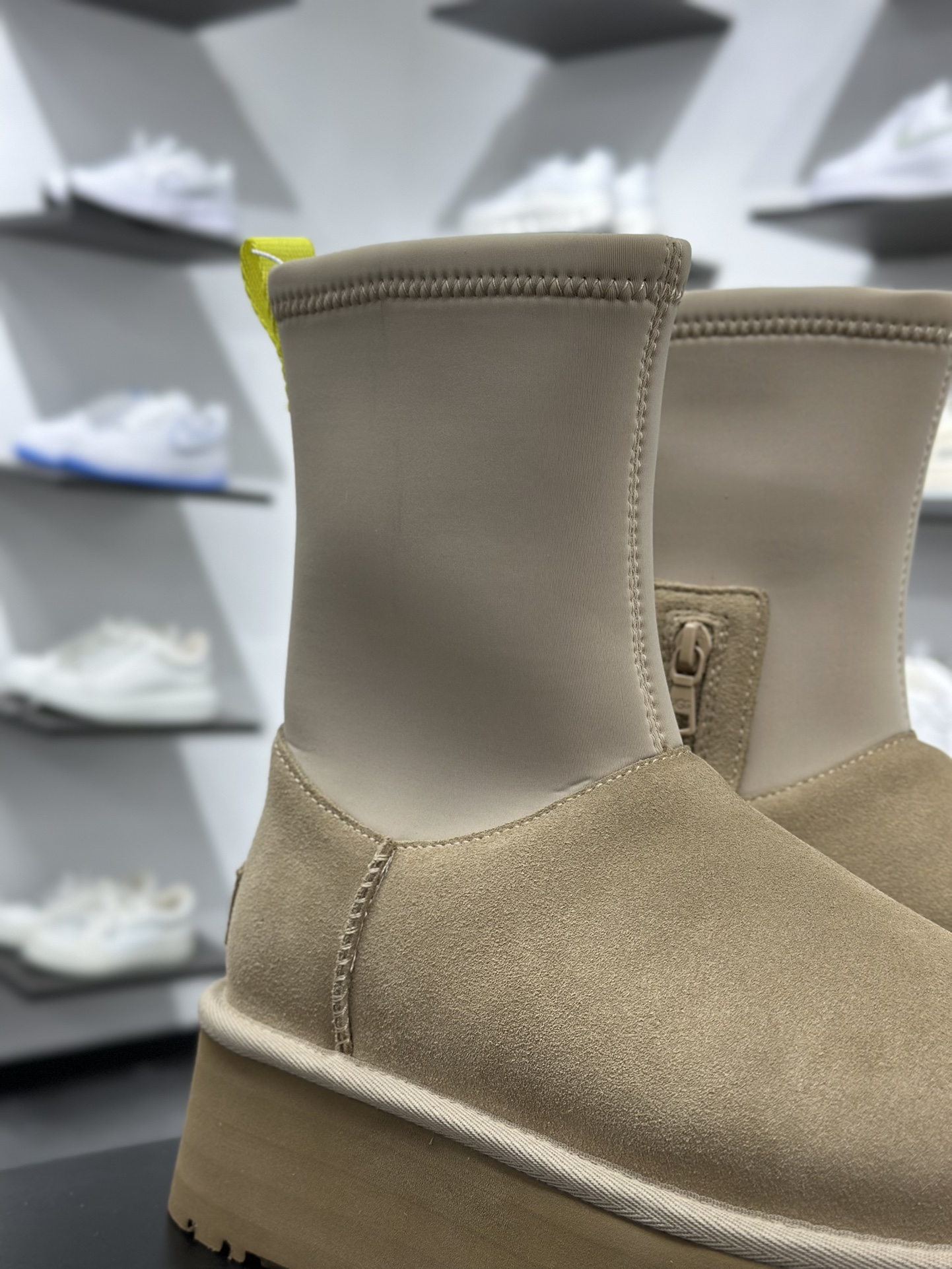 240 UGG 百搭单品 迪普靴 1144031 EVA高弹橡胶大底 舒适轻盈 优选质感鞋面 1144031