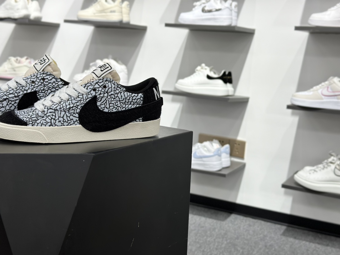 NK Blazer Low 77 JUMBO 复古经典开拓者 马年限定 DQ1471-131
