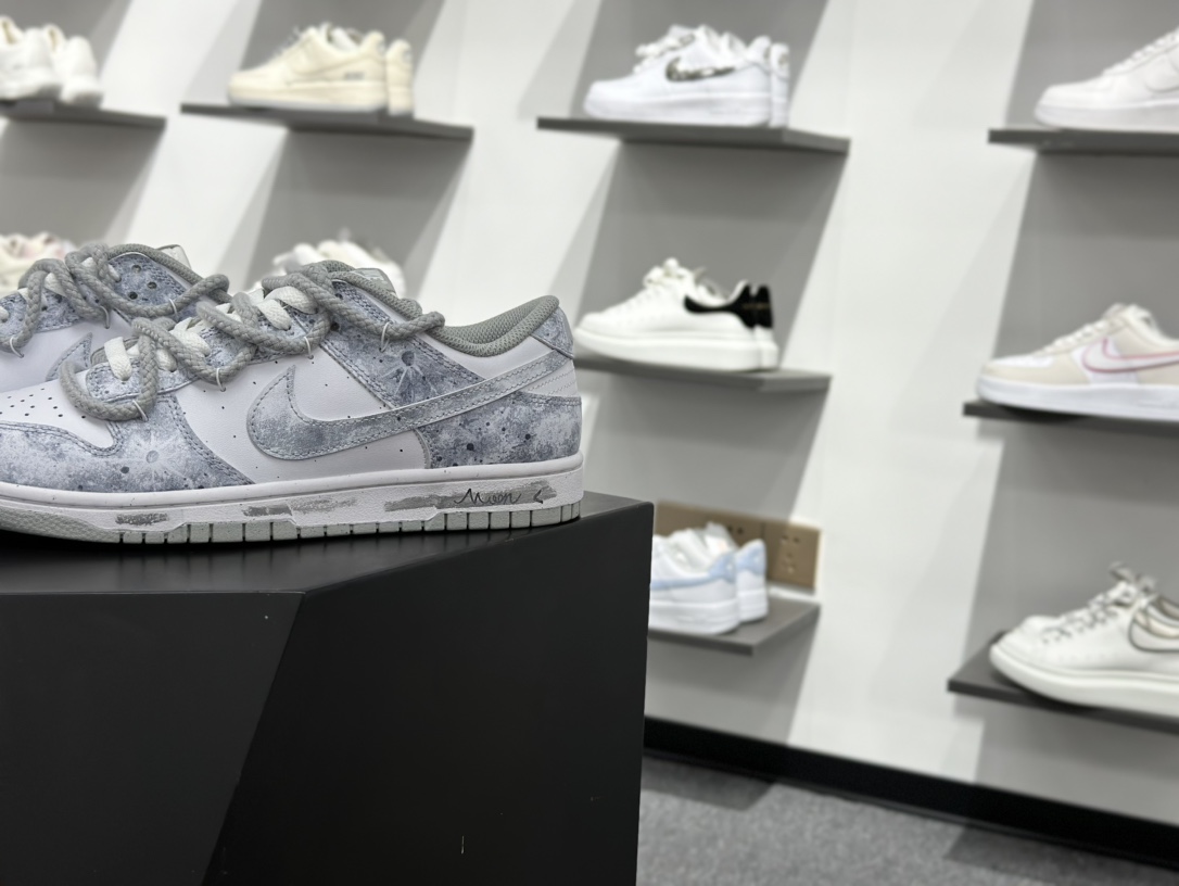 Nike SB Dunk Low 永夜星河 灰白 DD1873-113-莆田鞋,莆田鞋货源,高仿鞋,高仿鞋货源,安福档口,莆田高仿鞋,莆田鞋批发,高仿鞋批发,莆田高仿运动鞋,高仿运动鞋,莆田运动鞋 Nike SB Dunk Low 永夜星河 灰白 DD1873-113