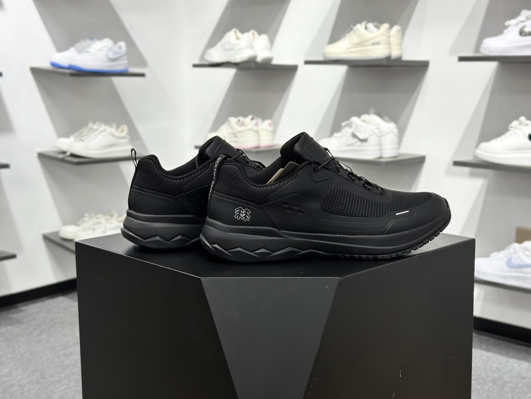 300 可隆KOLON SPORT 轻量休闲鞋缓震徒步登山鞋