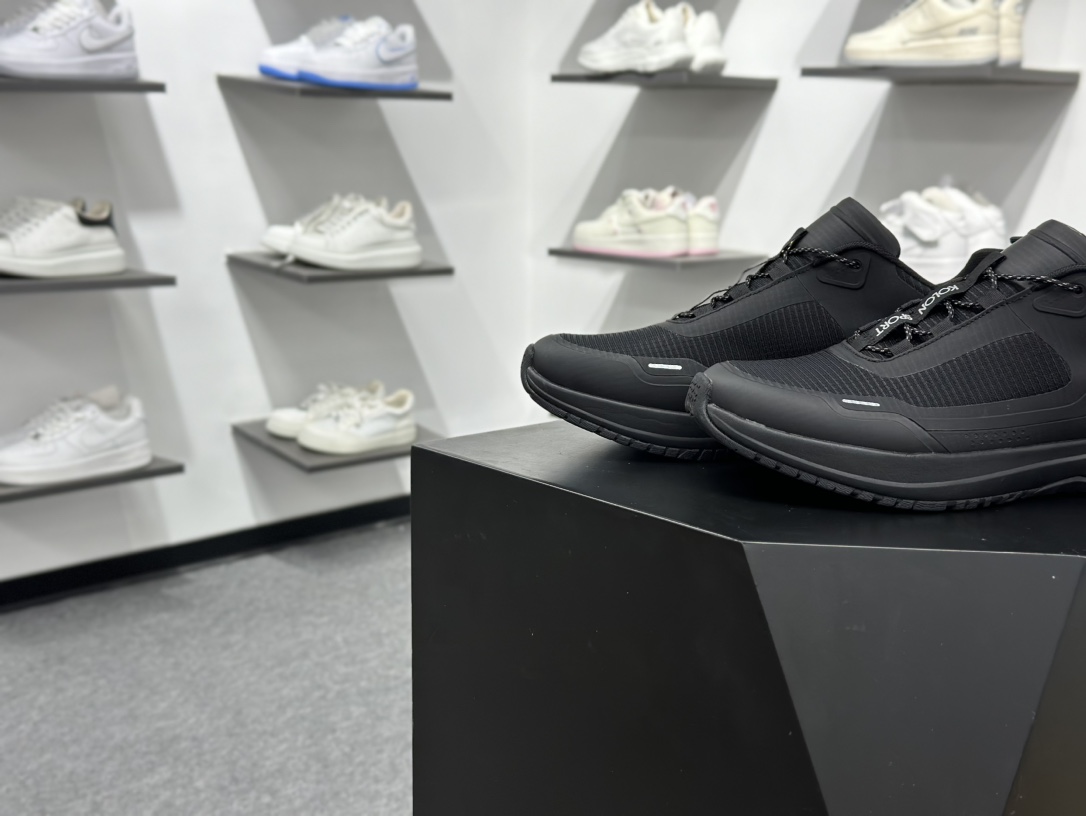 300 可隆KOLON SPORT 轻量休闲鞋缓震徒步登山鞋