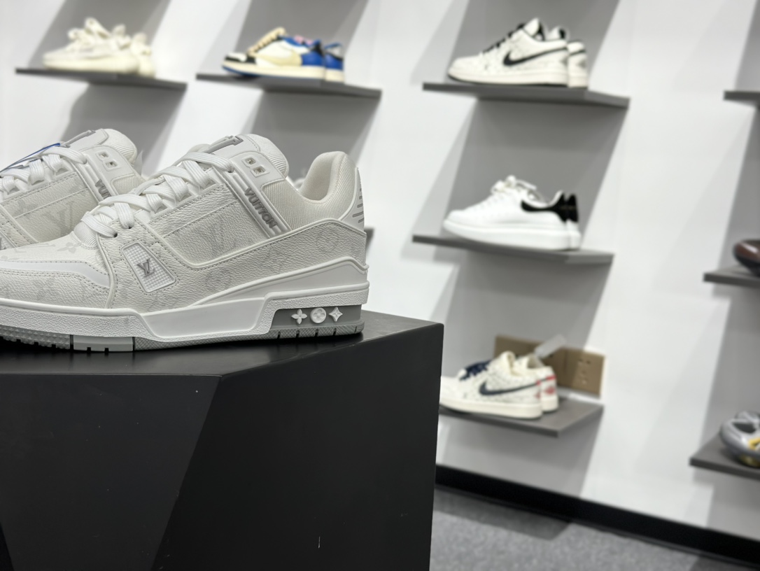 500 Louis vuitton Trainer Sneaker Low 路易威登 休闲运动文化百搭板鞋