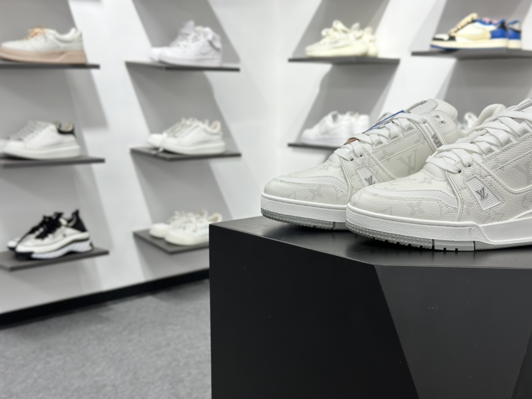 500 Louis vuitton Trainer Sneaker Low 路易威登 休闲运动文化百搭板鞋