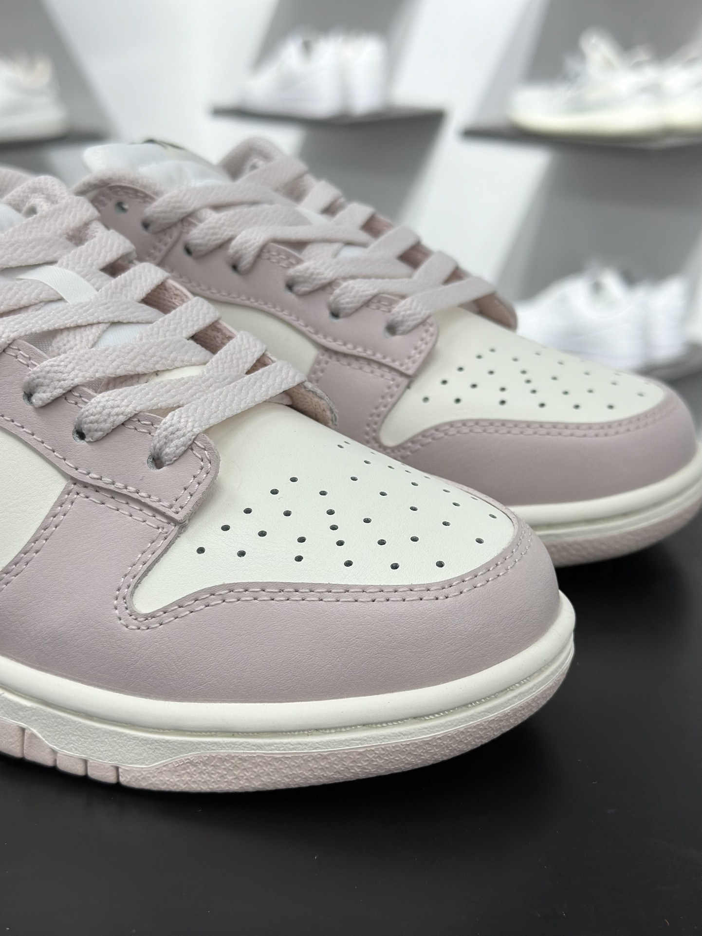 NIKE DUNK LOW 耐克 低帮休闲运动板鞋原装头层材料 用料绝不含糊 独家版型蒸餾加工帶來的是更好的视觉和脚感体验 清洁度 电绣工艺 皮料切割干净无任何毛边 细节完美 IM6572 602 尺码:36-40 编码：dh23497