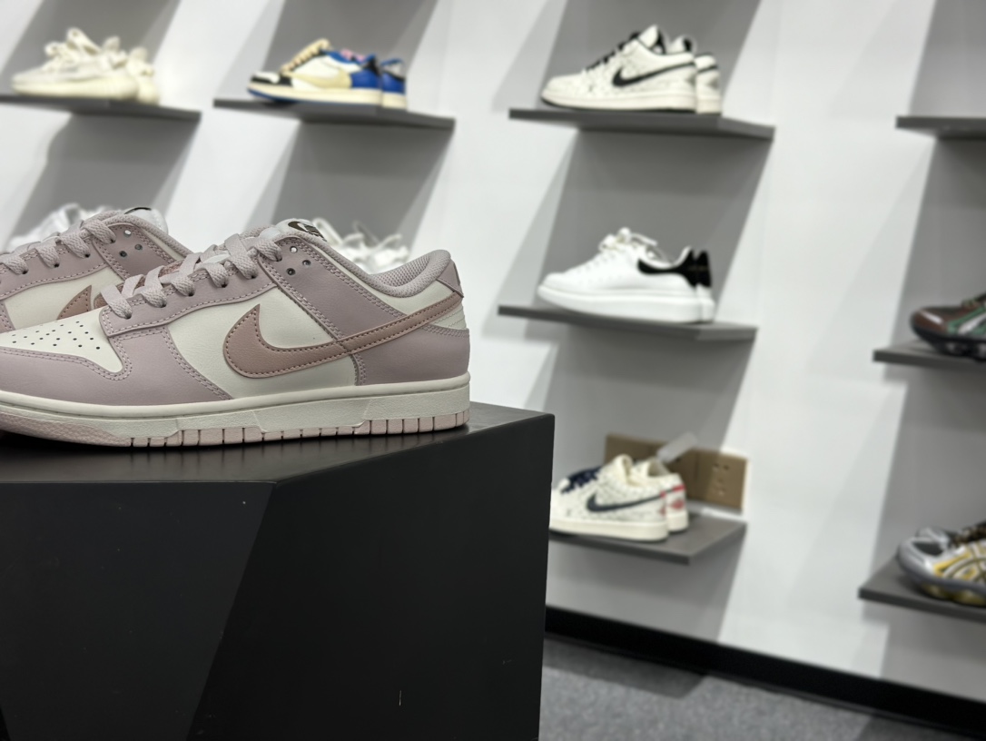 NIKE DUNK LOW 耐克 低帮休闲运动板鞋原装头层材料 用料绝不含糊 独家版型蒸餾加工帶來的是更好的视觉和脚感体验 清洁度 电绣工艺 皮料切割干净无任何毛边 细节完美 IM6572 602 尺码:36-40 编码：dh23497
