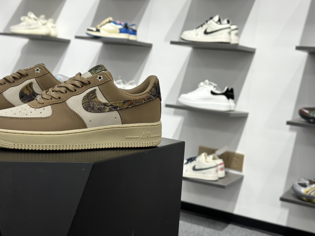 Nike AIR FORCE 1'07 IO9803-200