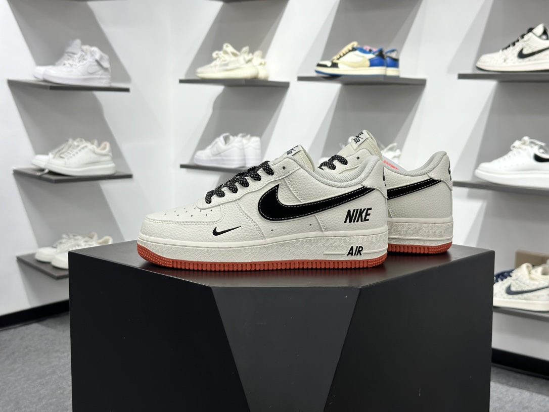 耐克Nike AIR FORCE 1‘07 空军一号低帮搭休闲运动板鞋 CS5288-021