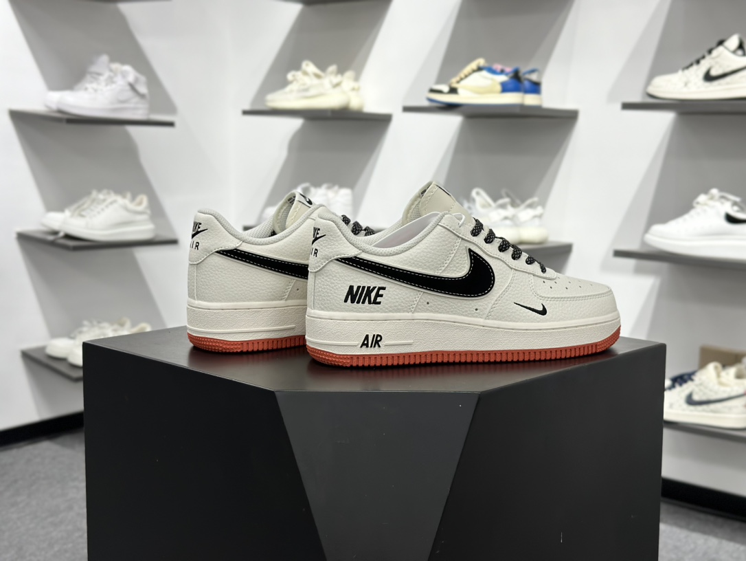 耐克Nike AIR FORCE 1‘07 空军一号低帮搭休闲运动板鞋 CS5288-021