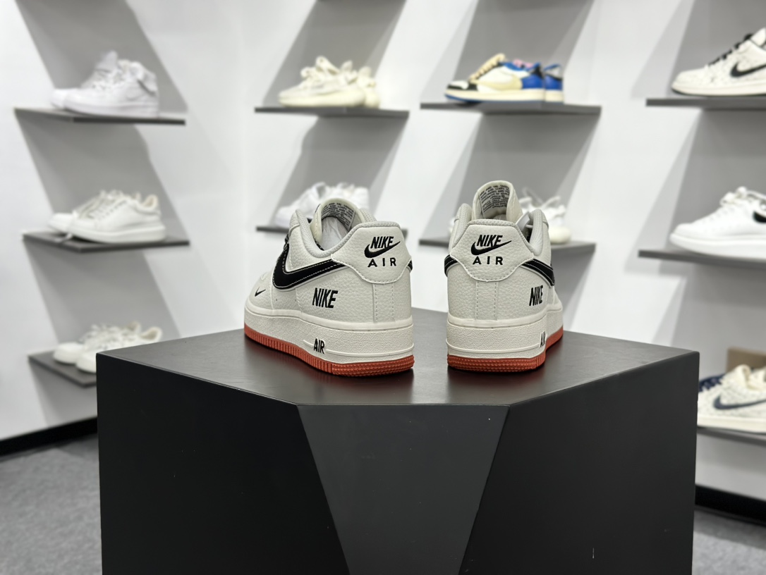 耐克Nike AIR FORCE 1‘07 空军一号低帮搭休闲运动板鞋 CS5288-021