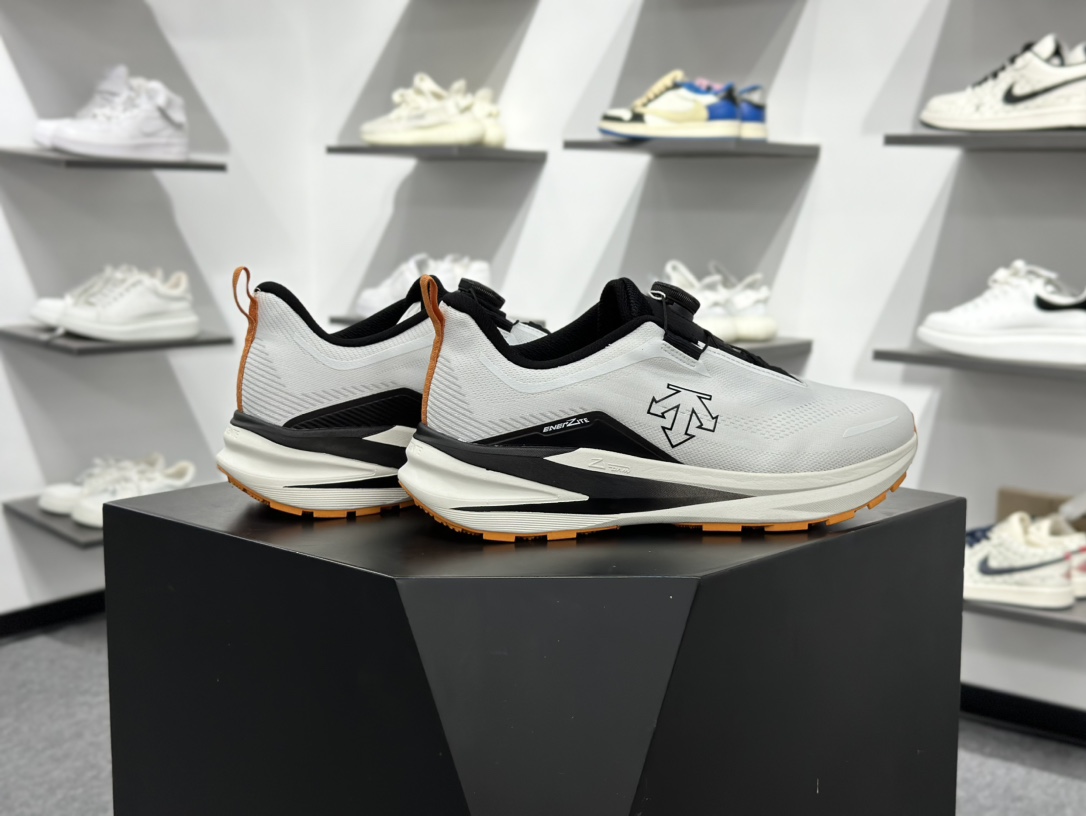 迪桑特DESCENTE LAVITATE TRAIL WIRE 3.0 舒适百搭防滑耐磨 低帮 休闲跑步鞋 D5431RRN24