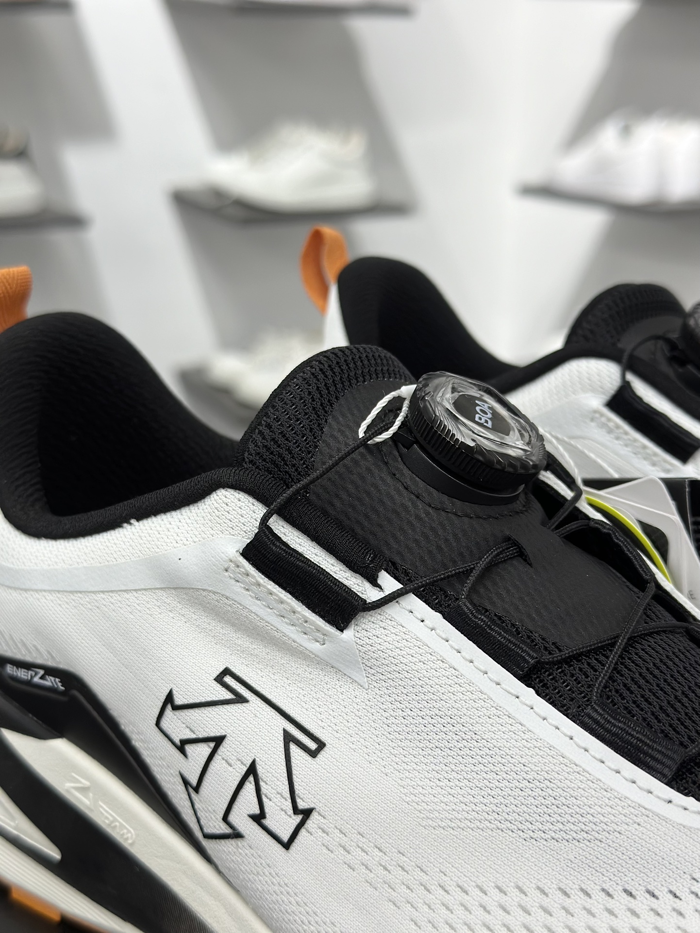 迪桑特DESCENTE LAVITATE TRAIL WIRE 3.0 舒适百搭防滑耐磨 低帮 休闲跑步鞋 D5431RRN24