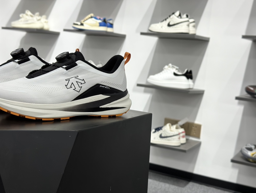 迪桑特DESCENTE LAVITATE TRAIL WIRE 3.0 舒适百搭防滑耐磨 低帮 休闲跑步鞋 D5431RRN24