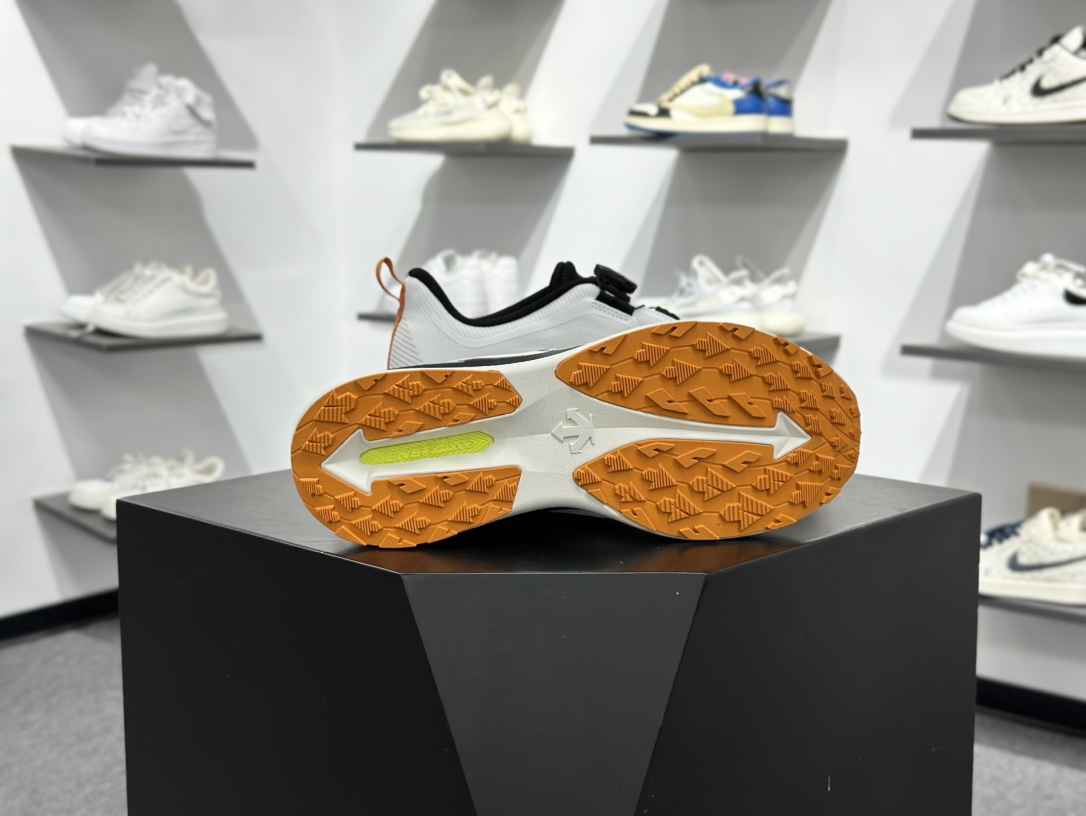 迪桑特DESCENTE LAVITATE TRAIL WIRE 3.0 舒适百搭防滑耐磨 低帮 休闲跑步鞋 D5431RRN24