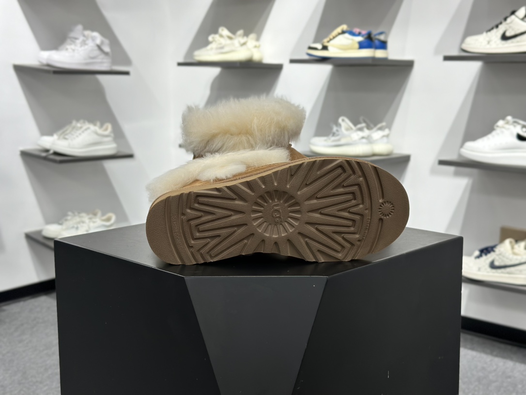 300 W CLASSIC ULTRA MINI CHALET 平台外贸专供 UGG 新款雪地靴 1173832