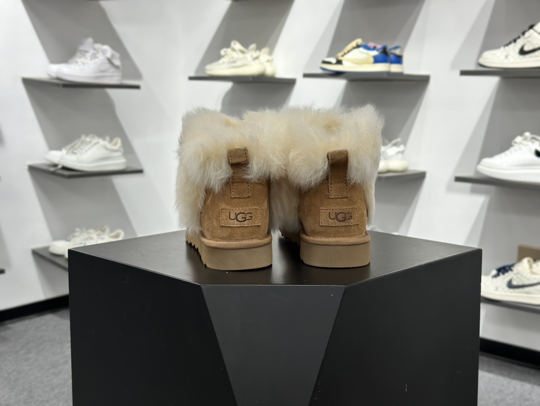 300 W CLASSIC ULTRA MINI CHALET 平台外贸专供 UGG 新款雪地靴 1173832
