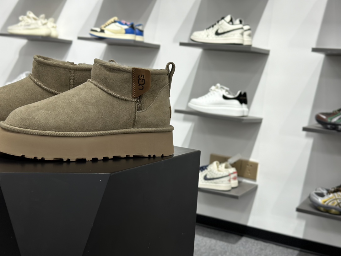 260 UGG Mini Zipper新款厚底短筒侧拉链雪地靴 1178011
