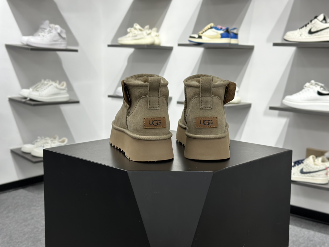 260 UGG Mini Zipper新款厚底短筒侧拉链雪地靴 1178011