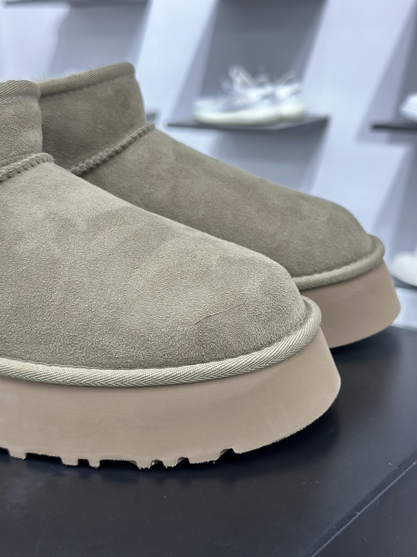 260 UGG Mini Zipper新款厚底短筒侧拉链雪地靴 1178011