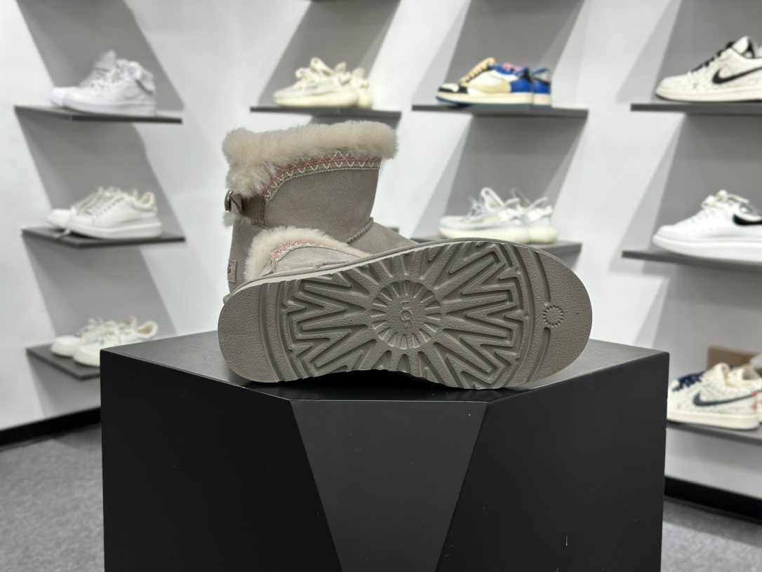 260 UGG Novelty 女子雪地靴 1174517 十年品牌制鞋代工厂生产线出品