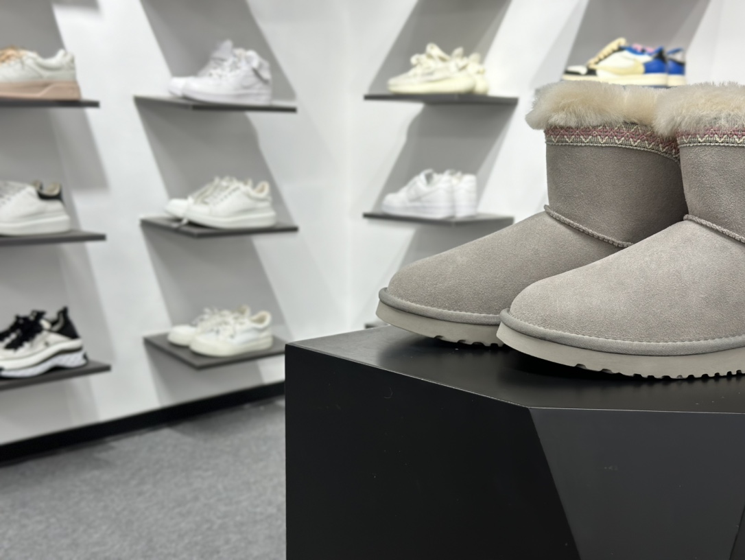 260 UGG Novelty 女子雪地靴 1174517 十年品牌制鞋代工厂生产线出品