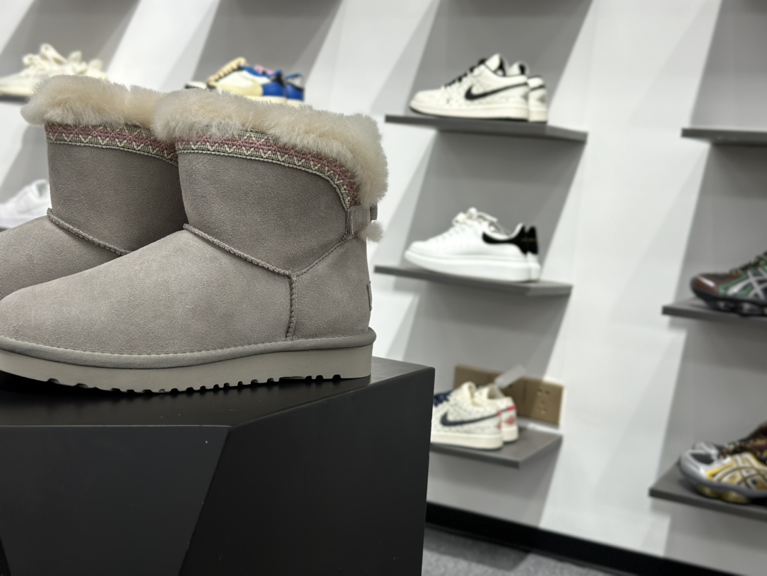 260 UGG Novelty 女子雪地靴 1174517 十年品牌制鞋代工厂生产线出品