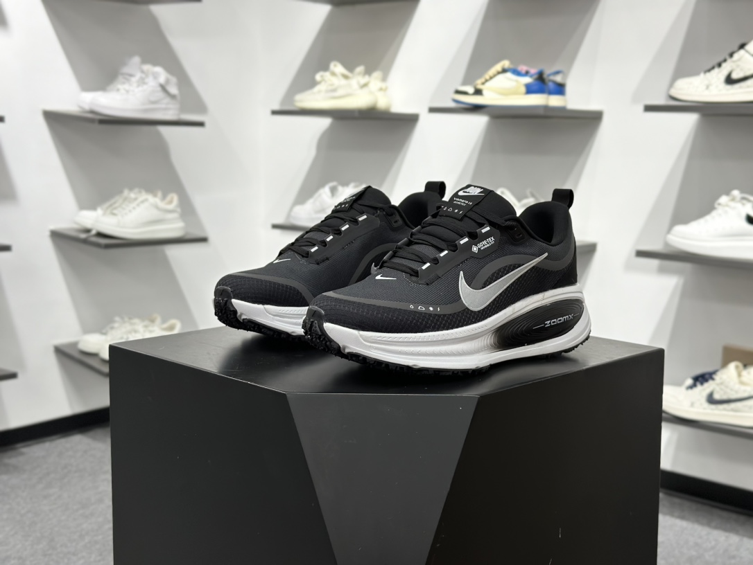 Nike VOMERO 18 GTX轻盈跑鞋 顶级版本 Nike VOMERO 18 舒适百搭防滑耐磨 低帮 休闲跑步鞋男女同款 HQ7001-002