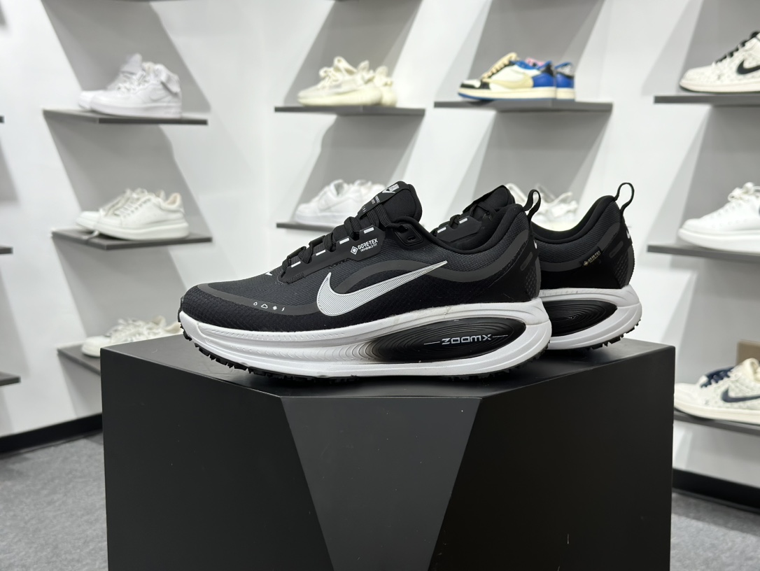 Nike VOMERO 18 GTX轻盈跑鞋 顶级版本 Nike VOMERO 18 舒适百搭防滑耐磨 低帮 休闲跑步鞋男女同款 HQ7001-002