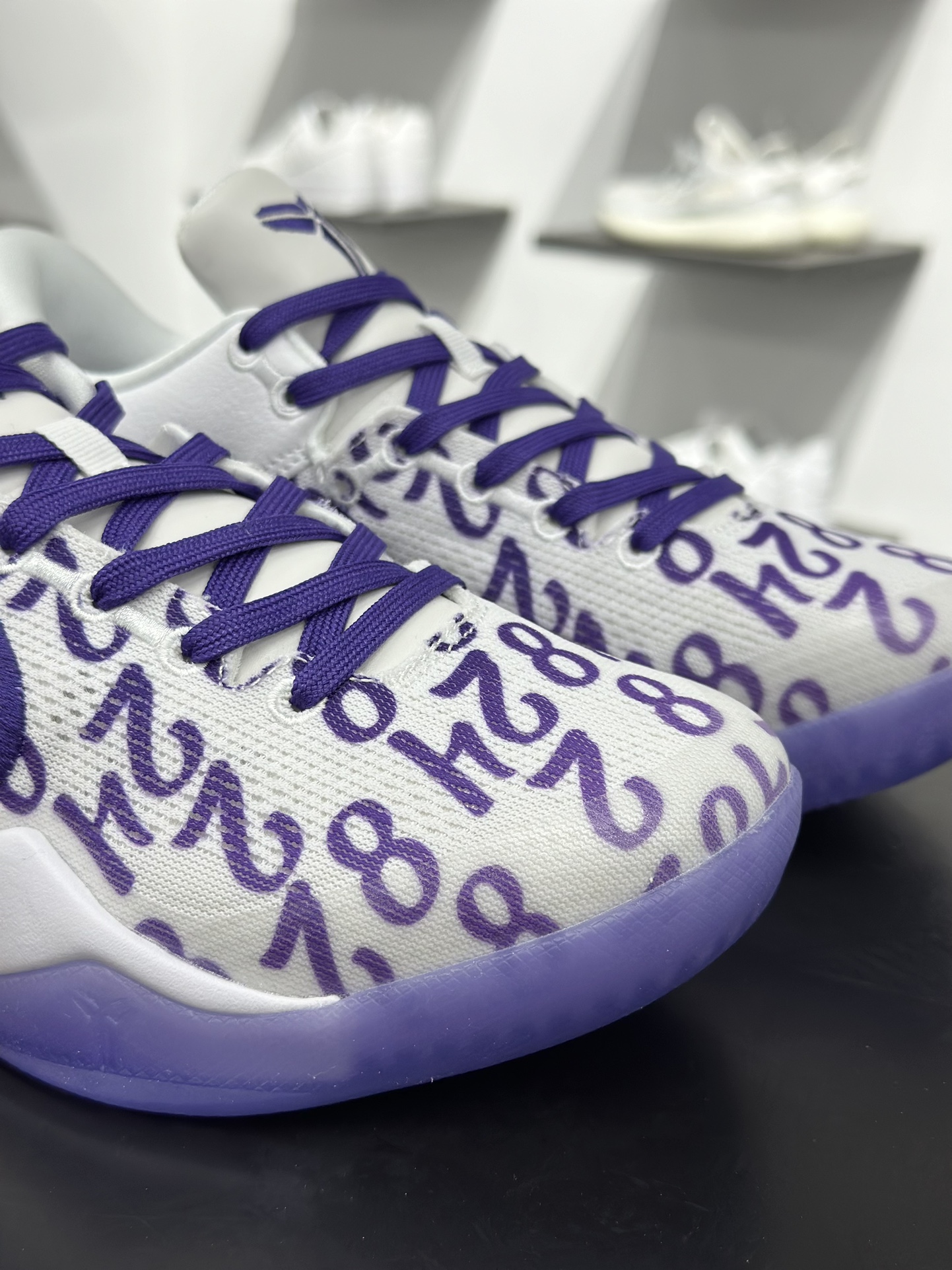 Nike Zoom Kobe VIII 8 耐克 科比8代系列 低帮复刻实战运动低帮文化篮球鞋 FQ3549-100 Nike Zoom Kobe VIII 8 耐克 科比8代系列 低帮复刻实战运动低帮文化篮球鞋 FQ3549-100