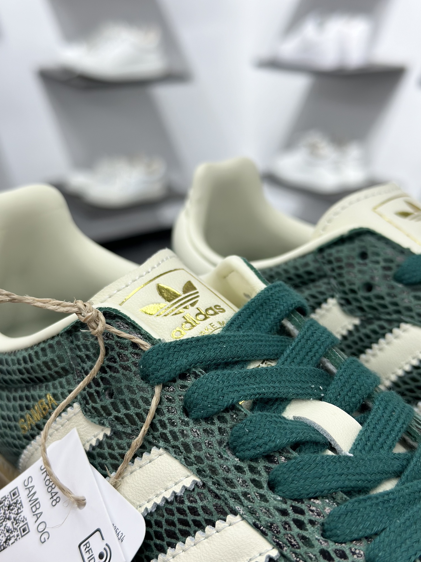Adidas Originals Samba OG 桑巴舞系列 阿迪达斯 三叶草 绅士德训足球风百搭低帮休闲运动板鞋 JR8848