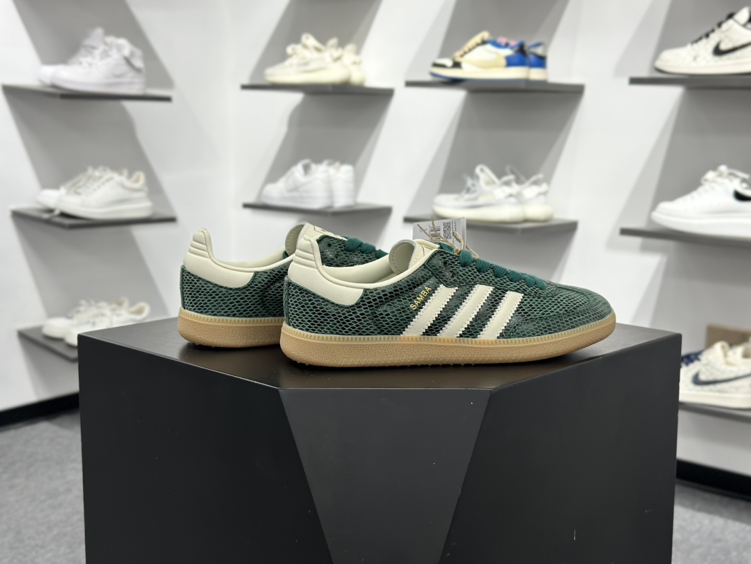 Adidas Originals Samba OG 桑巴舞系列 阿迪达斯 三叶草 绅士德训足球风百搭低帮休闲运动板鞋 JR8848