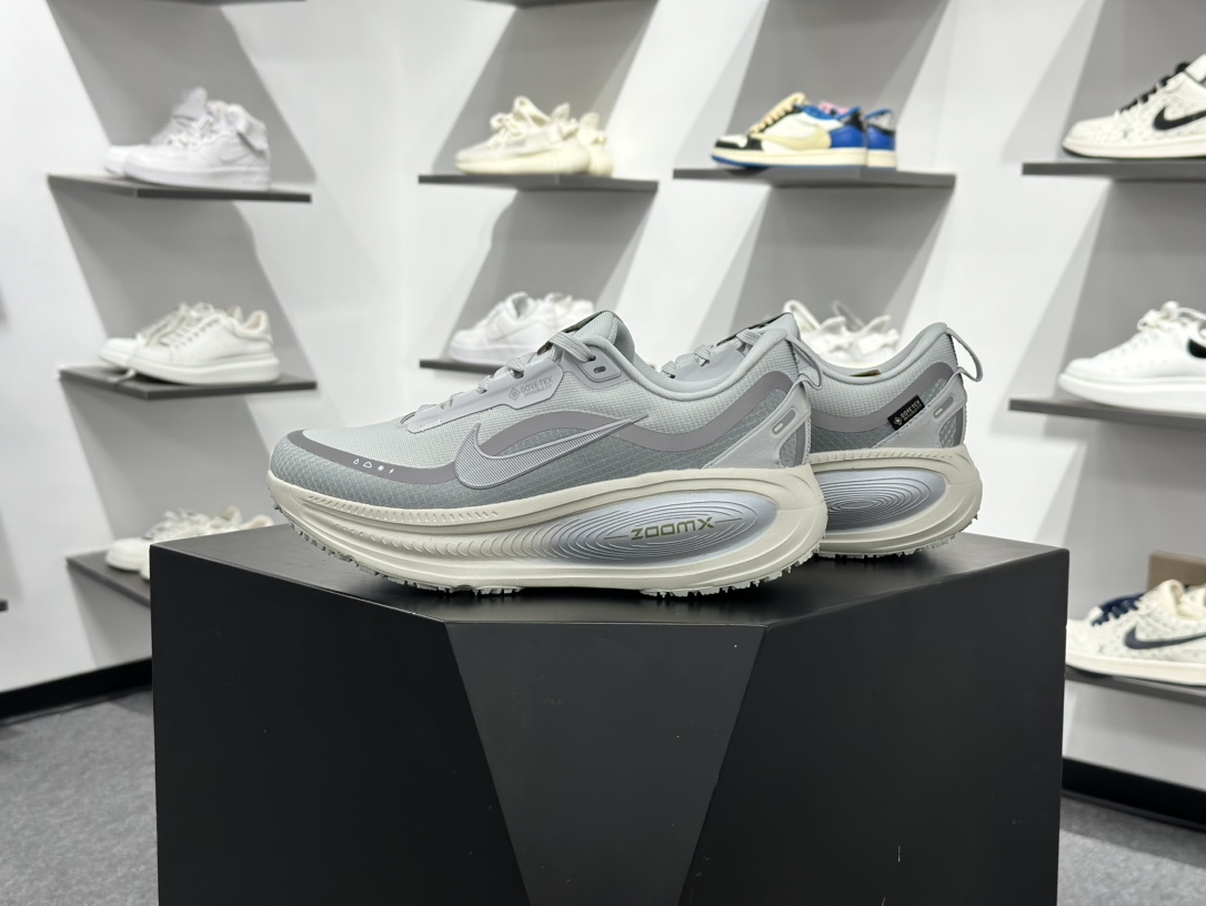 Nike Air Zoom Vomero 18 GTX 全新科技提前原鞋开发 HQ7001-003