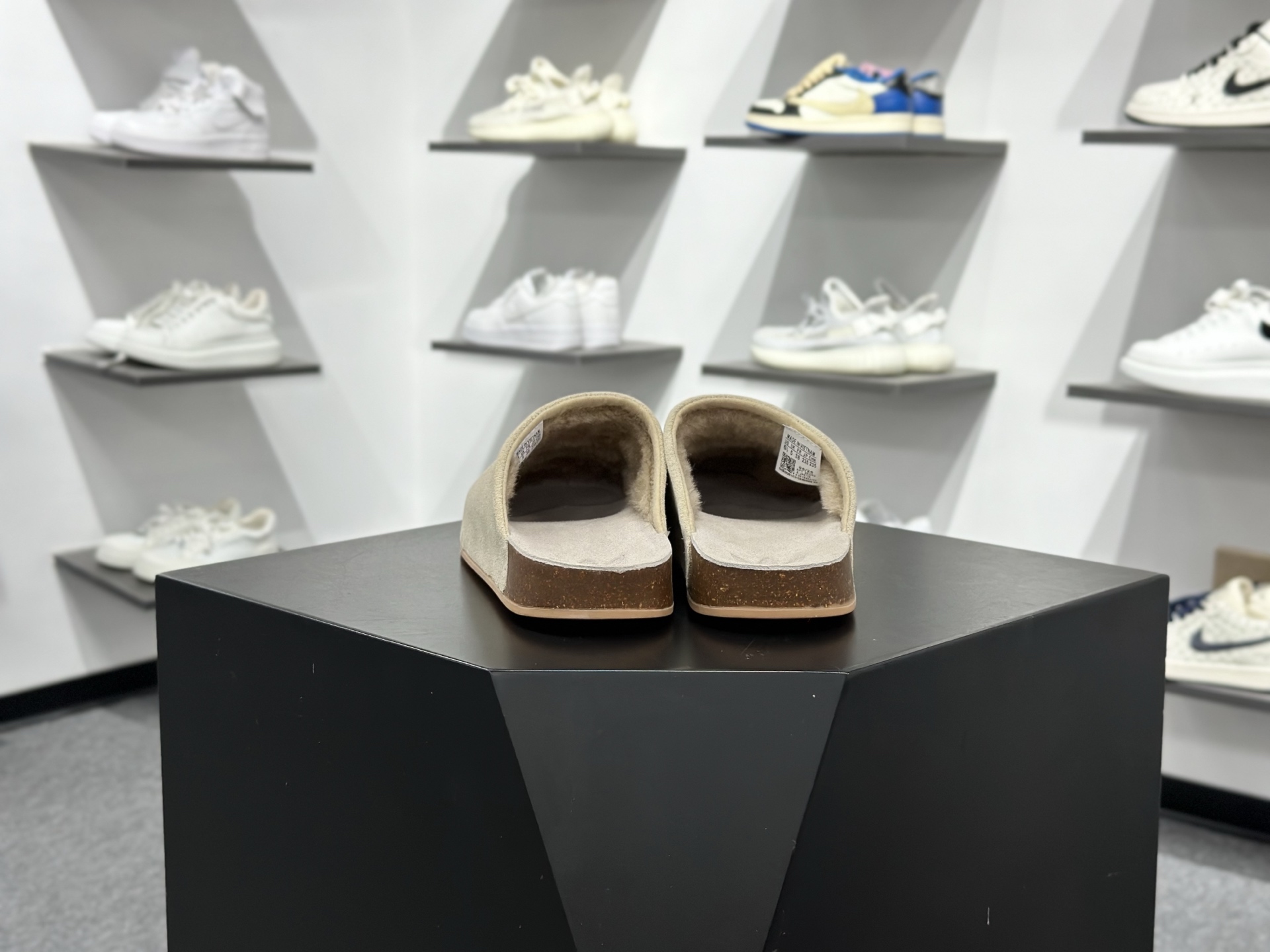 adidas originals Adimule 勃肯系 防磨防滑包头拖鞋 JP8730