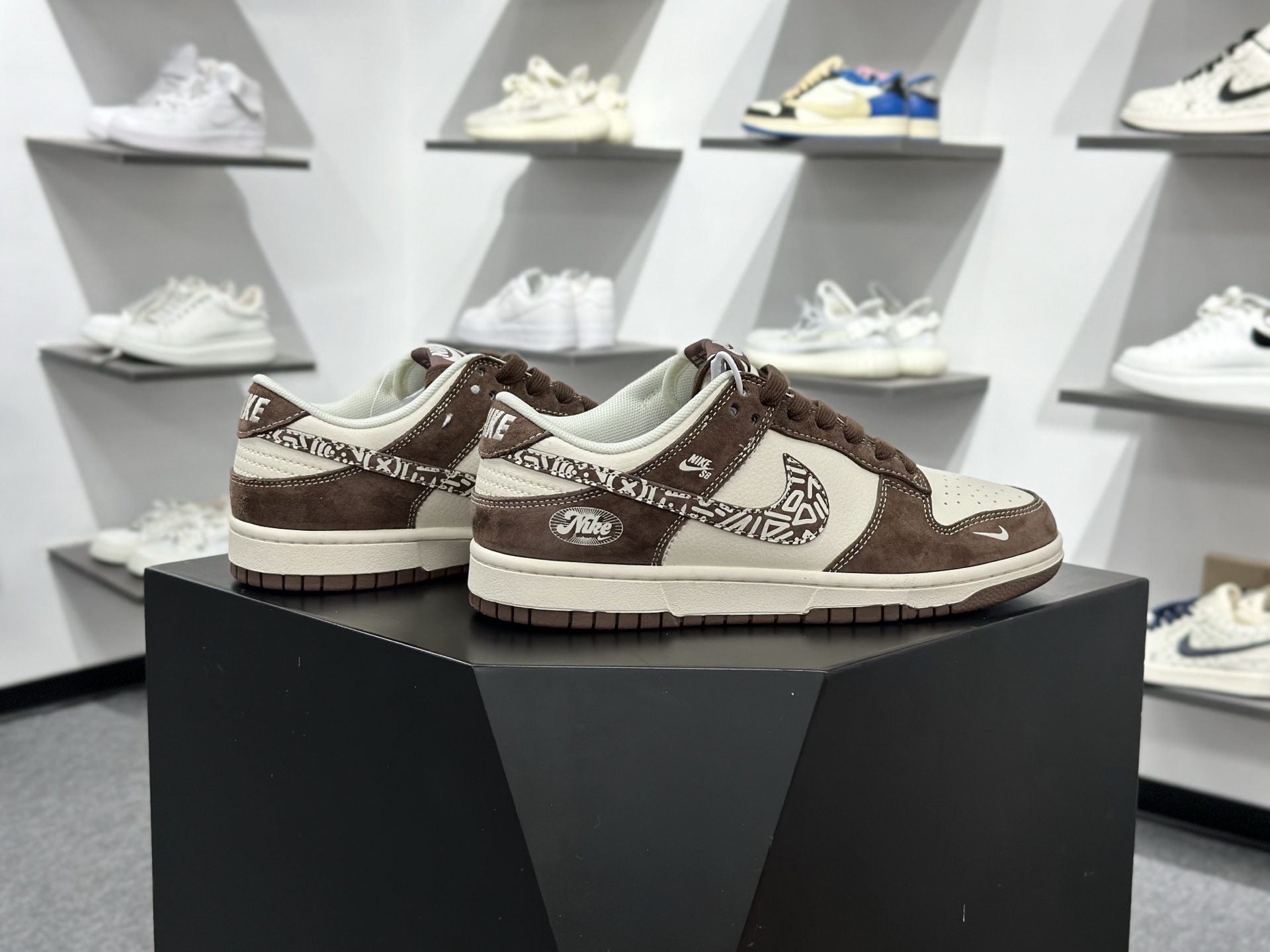 NIKE DUNK SB LOW 全新配色 定制Dunk SB顾名思义 XD1588-240